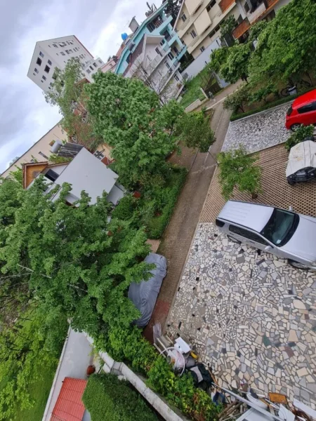 Tirane, jepet me qera apartament 1+1 , 60 m² 400 € (Kinostudio)