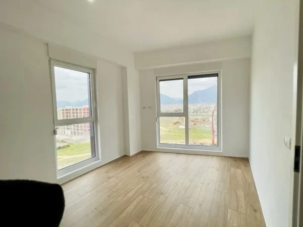 Tirane, jepet me qera apartament 3+1+Ballkon Kati 9, 120 m² 450 € (Rruga Jordan Misja)