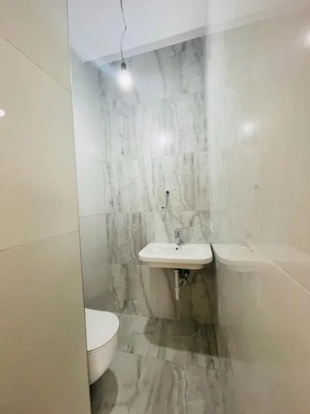 Tirane, jepet me qera apartament 3+1+Ballkon Kati 9, 120 m² 450 € (Rruga Jordan Misja)