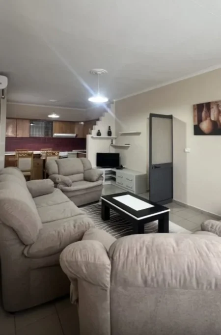 Tirane, jepet me qera apartament 1+1 Kati 1, 90 m² 400 € (Don bosko)