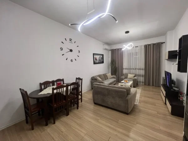 Tirane, jepet me qera apartament 2+1+Ballkon Kati 2, 95 m² 450 € (Prane Casa Italia)