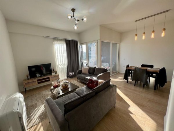 Tirane, jepet me qera apartament 2+1 Kati 4, 95 m² 1.300 € (RRUGA E KOSOVAREVE)
