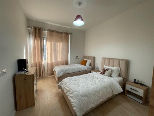 Tirane, jepet me qera apartament 2+1 Kati 4, 95 m² 1.300 € (RRUGA E KOSOVAREVE)