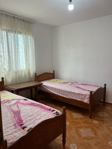 Tirane, jepet me qera shtepi 1 Katshe Kati 1, 400 m² 800 € (Bernardin Palaj)