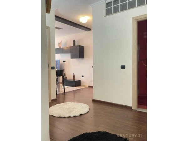 Tirane, jepet me qera apartament 1+1 Kati 9, 78 m² 550 € (Rruges Kavajes)