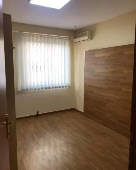 Tirane, jepet me qera zyre Kati 2, 85 m² 600 € (Isa boletini)