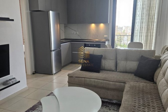 Tirane, jepet me qera apartament 2+1+Ballkon Kati 6, 90 m² 500 € (Rruga Kavajes)