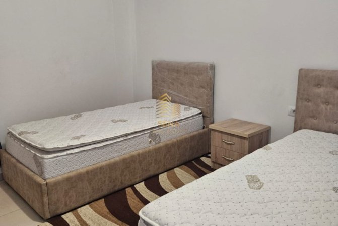 Tirane, jepet me qera apartament 2+1+Ballkon Kati 6, 90 m² 500 € (Rruga Kavajes)