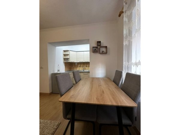 Tirane, jepet me qera apartament 1+1 Kati 2, 60 m² 600 € (Myslym Shyri)