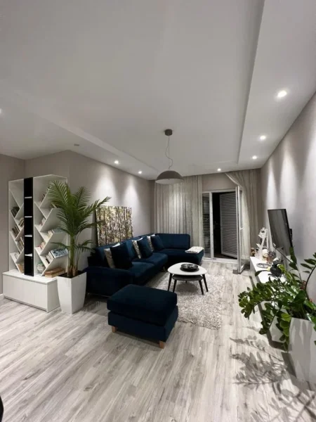 Tirane, shitet apartament 3+1+Aneks Kati 5, 123 m² 180.000 € (Kinostudio, rruga Myslym Keta)