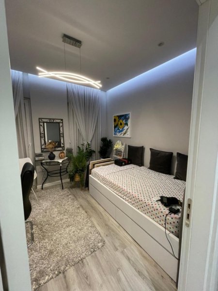 Tirane, shitet apartament 3+1+Aneks Kati 5, 123 m² 180.000 € (Kinostudio, rruga Myslym Keta)