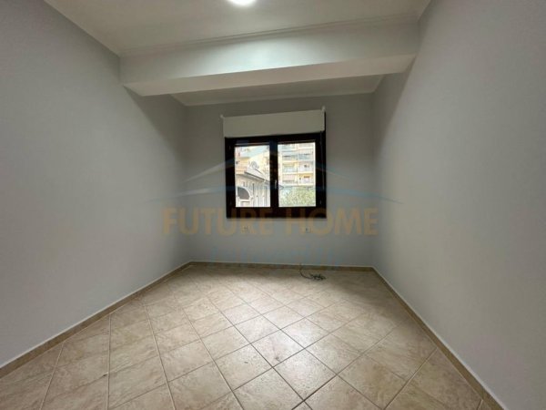 Tirane, shitet 2+1 Kati 1, 320.000 € (KOMUNA E PARISIT)