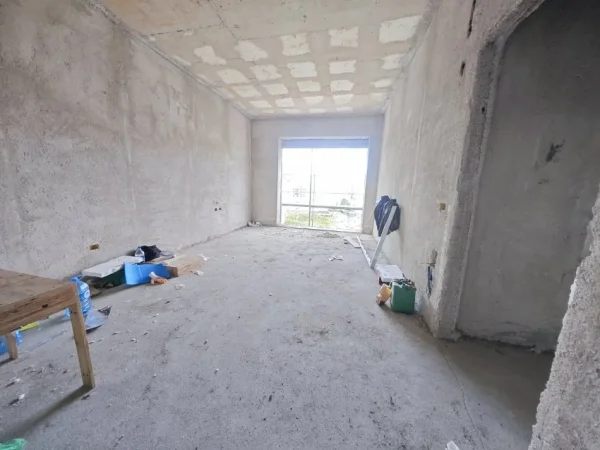 Tirane, shitet apartament 1+1 Kati 8, 101 m² 167.000 € (Fusha aviacionit)