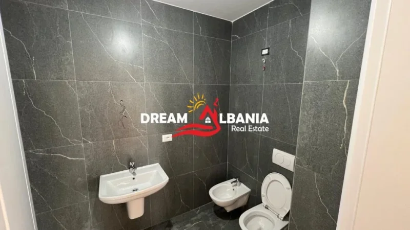 Tirane, jepet me qera ambjent biznesi Kati 7, 136 m² 1.400 € (Tek Lake View Rezidence)