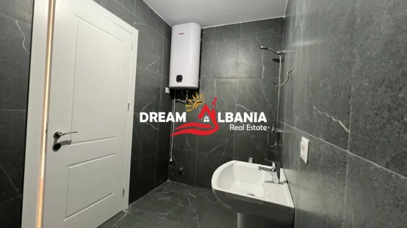 Tirane, jepet me qera ambjent biznesi Kati 7, 136 m² 1.400 € (Tek Lake View Rezidence)