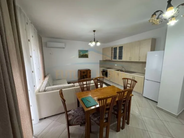 Tirane, jepet me qera apartament 2+1 Kati 1, 100 m² 550 € (Unaza e Re)