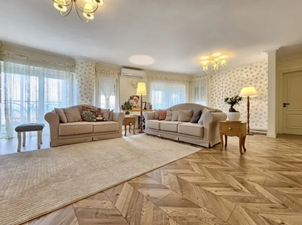 Tirane, jepet me qera apartament 2+1+Aneks+Ballkon Kati 3, 126 m² 1.000 € (Rruga e Zallit)