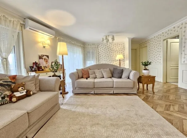 Tirane, jepet me qera apartament 2+1+Aneks+Ballkon Kati 3, 126 m² 1.000 € (Rruga e Zallit)
