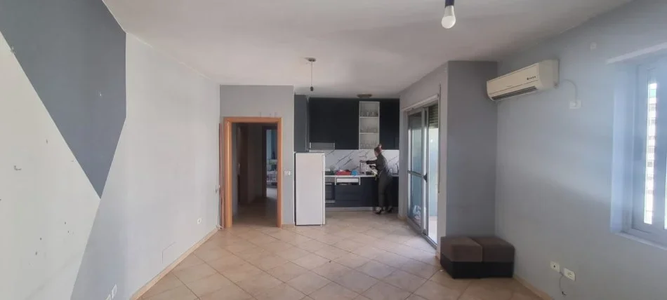 Tirane, shitet 2+1 Kati 7, 90 m² 208.000 € (Komuna e Parisit)