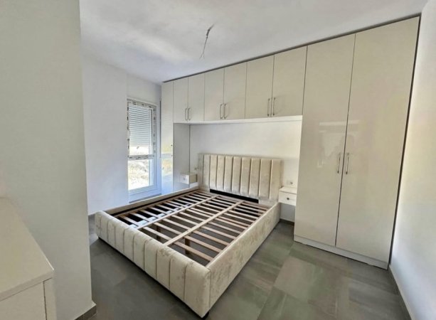 Tirane, jepet me qera apartament 1+1+Ballkon Kati 2, 62 m² 400 € (Rruga Pasho Hysa)