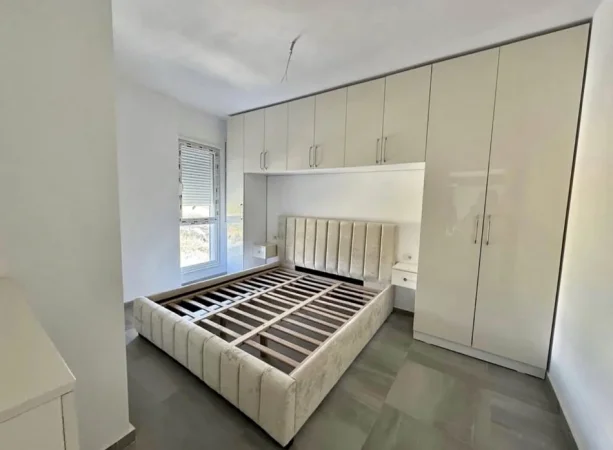 Tirane, jepet me qera apartament 1+1+Ballkon Kati 2, 62 m² 400 € (Rruga Pasho Hysa)