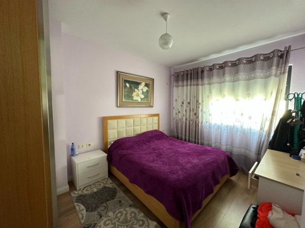 Tirane, jepet me qera apartament 2+1 Kati 8, 90 m² 500 € (Rruga Thoma Koxhaj)