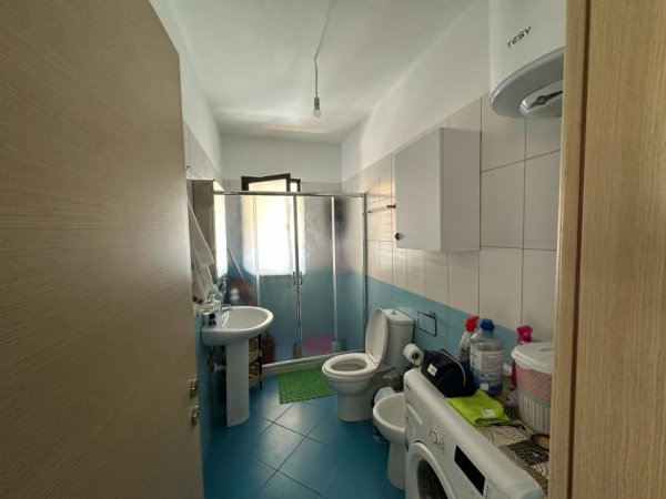 Tirane, jepet me qera apartament 2+1 Kati 8, 90 m² 500 € (Rruga Thoma Koxhaj)
