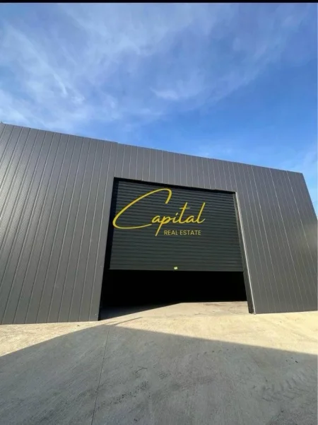 Tirane, jepet me qera magazine Kati 0, 170 m² 800 € (TUFINE)