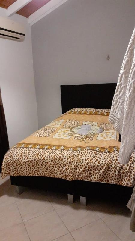 Tirane, jepet me qera apartament 1+1+Ballkon Kati 8, 70 m² 600 € (Rruga Fortuzi)