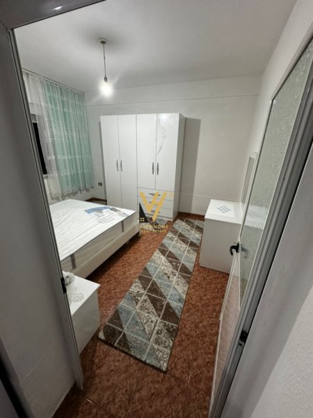 Tirane, jepet me qera shtepi 2+1+Ballkon Kati 0, 85 m² 400 € (BULEVARDI I RI)