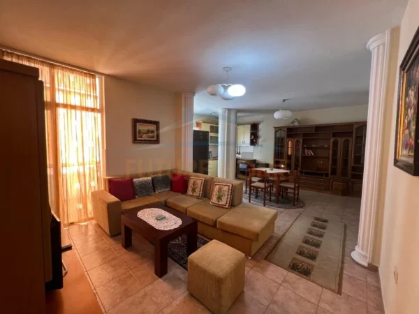 Tirane, jepet me qera apartament 1+1 Kati 5, 76 m² 550 € (Sheshi Willson, Tiranë.)