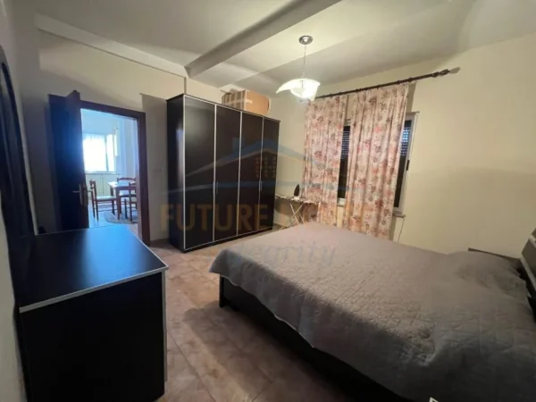 Tirane, jepet me qera apartament 1+1 Kati 5, 76 m² 550 € (Sheshi Willson, Tiranë.)