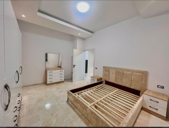 Tirane, jepet me qera Vile 2+1 Kati 1, 138 m² 550 € (selite)