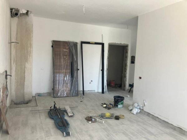Tirane, jepet me qera apartament 1+1 Kati 4, 60 m² 400 € (JEPET ME QERA SUPER AP 1+1 NE 5 MAJI.)