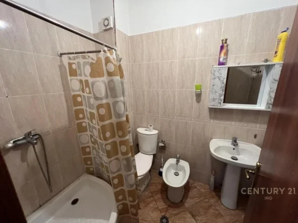 Tirane, jepet me qera apartament 2+1 Kati 9, 80 m² 350 € (IRG113691)