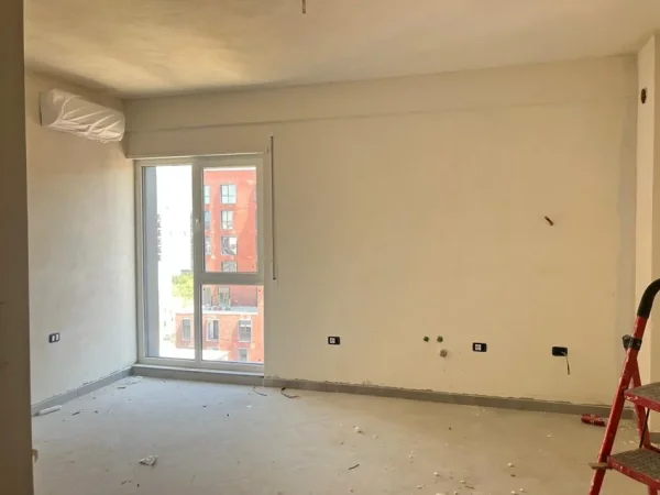 Tirane, shitet garsonier Kati 7, 40 m² 64.384 € (SHITET GARSONIERE NE 5 MAJI ME SUPER CMIM - 64.384 EURO)