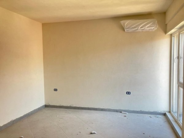 Tirane, shitet garsonier Kati 7, 40 m² 64.384 € (SHITET GARSONIERE NE 5 MAJI ME SUPER CMIM - 64.384 EURO)
