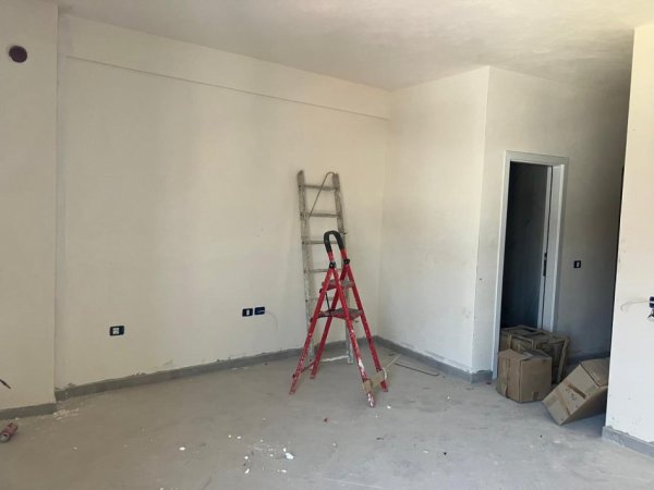 Tirane, shitet garsonier Kati 7, 40 m² 64.384 € (SHITET GARSONIERE NE 5 MAJI ME SUPER CMIM - 64.384 EURO)