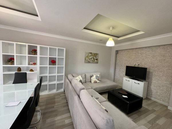 Tirane, jepet me qera apartament 2+1+Aneks+Ballkon Kati 5, 140 m² 850 € (KOMUNA E PARISIT)