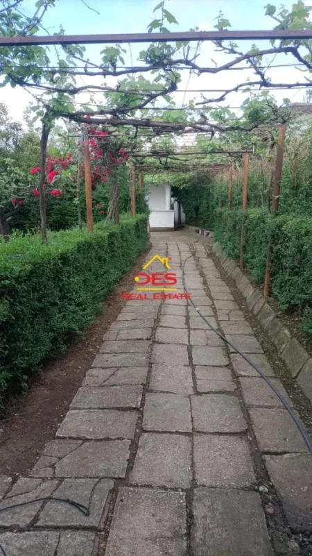 Vlore, shitet shtepi 2+1+Ballkon Kati 0, 100 m² 38.000 € (Rruga Bashkimi , Lubonjë)