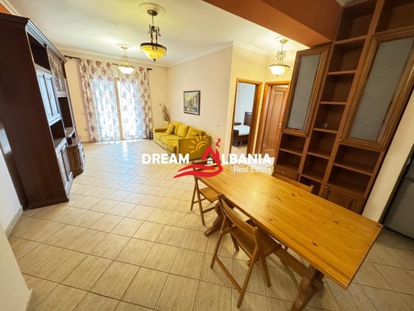 Tirane, jepet me qera apartament 2+1+Ballkon Kati 10, 101 m² 600 € (Tek Rruga e Kavajes)