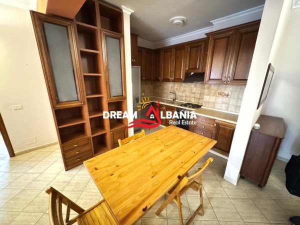 Tirane, jepet me qera apartament 2+1+Ballkon Kati 10, 101 m² 600 € (Tek Rruga e Kavajes)