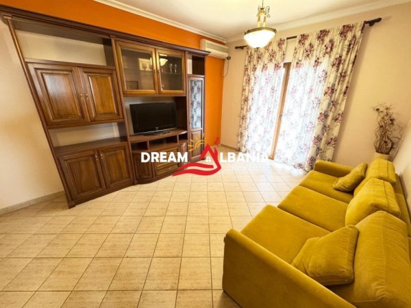 Tirane, jepet me qera apartament 2+1+Ballkon Kati 10, 101 m² 600 € (Tek Rruga e Kavajes)