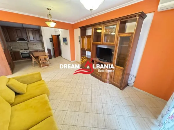 Tirane, jepet me qera apartament 2+1+Ballkon Kati 10, 101 m² 600 € (Tek Rruga e Kavajes)