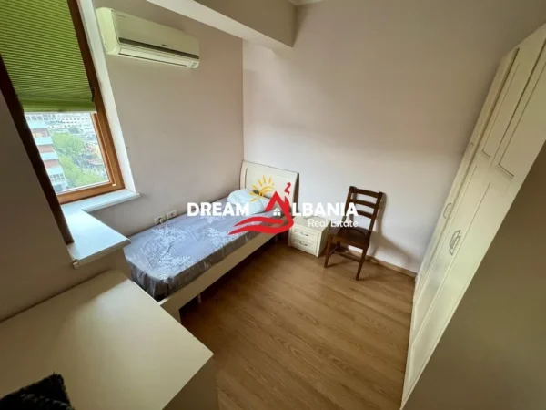 Tirane, jepet me qera apartament 2+1+Ballkon Kati 10, 101 m² 600 € (Tek Rruga e Kavajes)