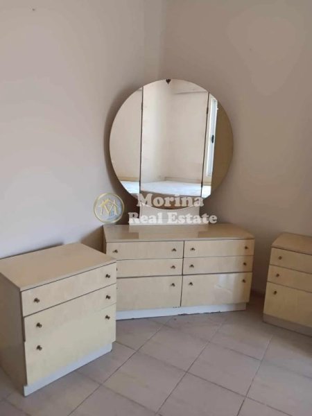 Tirane, jepet me qera shtepi 1+1 Kati 1, 60 m² 200 € (Kombinat)