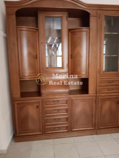 Tirane, jepet me qera shtepi 1+1 Kati 1, 60 m² 200 € (Kombinat)