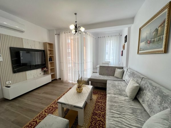 Tirane, jap me qera apartament 1+1 Kati 4, 65 m² 450 € (rruga 5 maji)