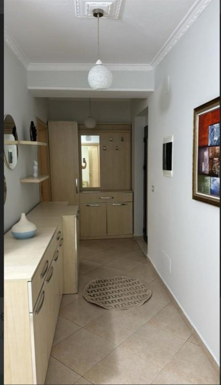 Tirane, jepet me qera apartament 2+1 Kati 5, 85 m² 600 € (don bosko)