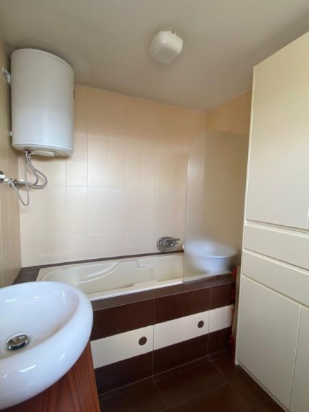 Tirane, jepet me qera apartament 2+1 Kati 5, 120 m² 850 € 